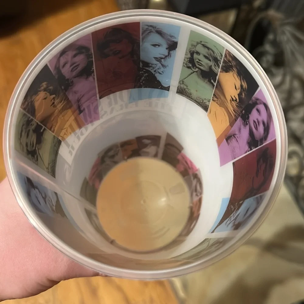 NWT Taylor Swift Eras Tour Official Book and Plastic Taylor Swift Cup - Picture 4 of 10